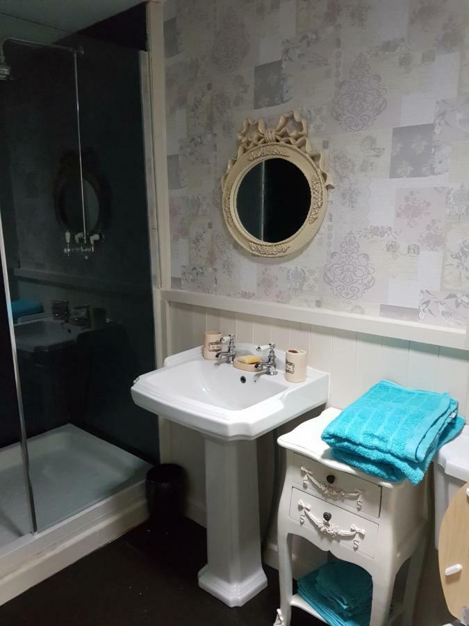 Three Sisters Cottage Торки Екстериор снимка